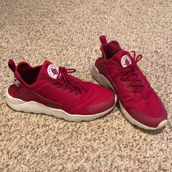 Nike Shoes - Women’s Nike Air Huaraches